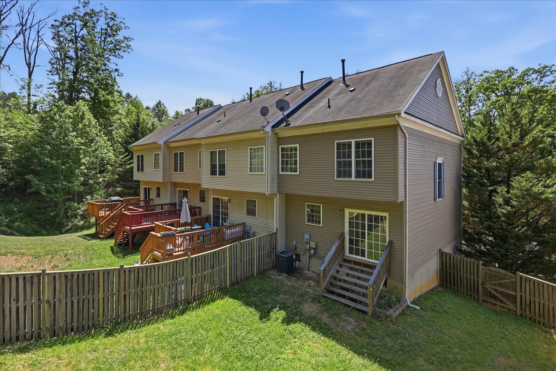 601 Galway Lane photo 3