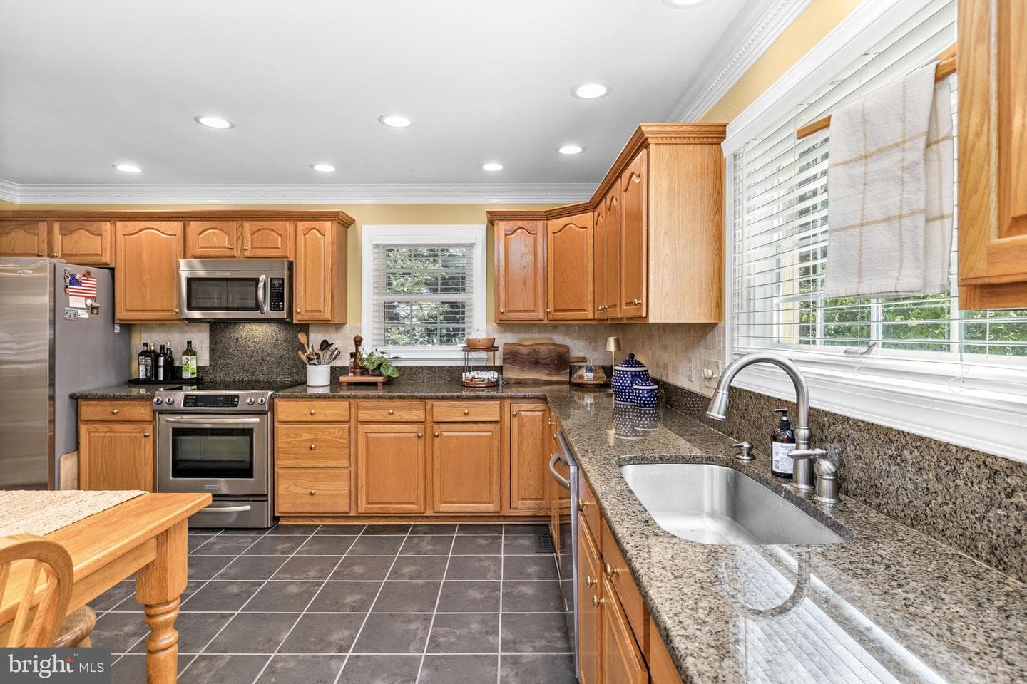 10 N Pointe Drive photo 10
