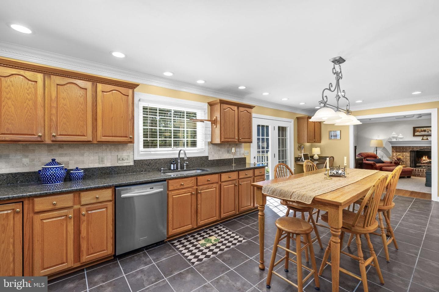 10 N Pointe Drive photo 11