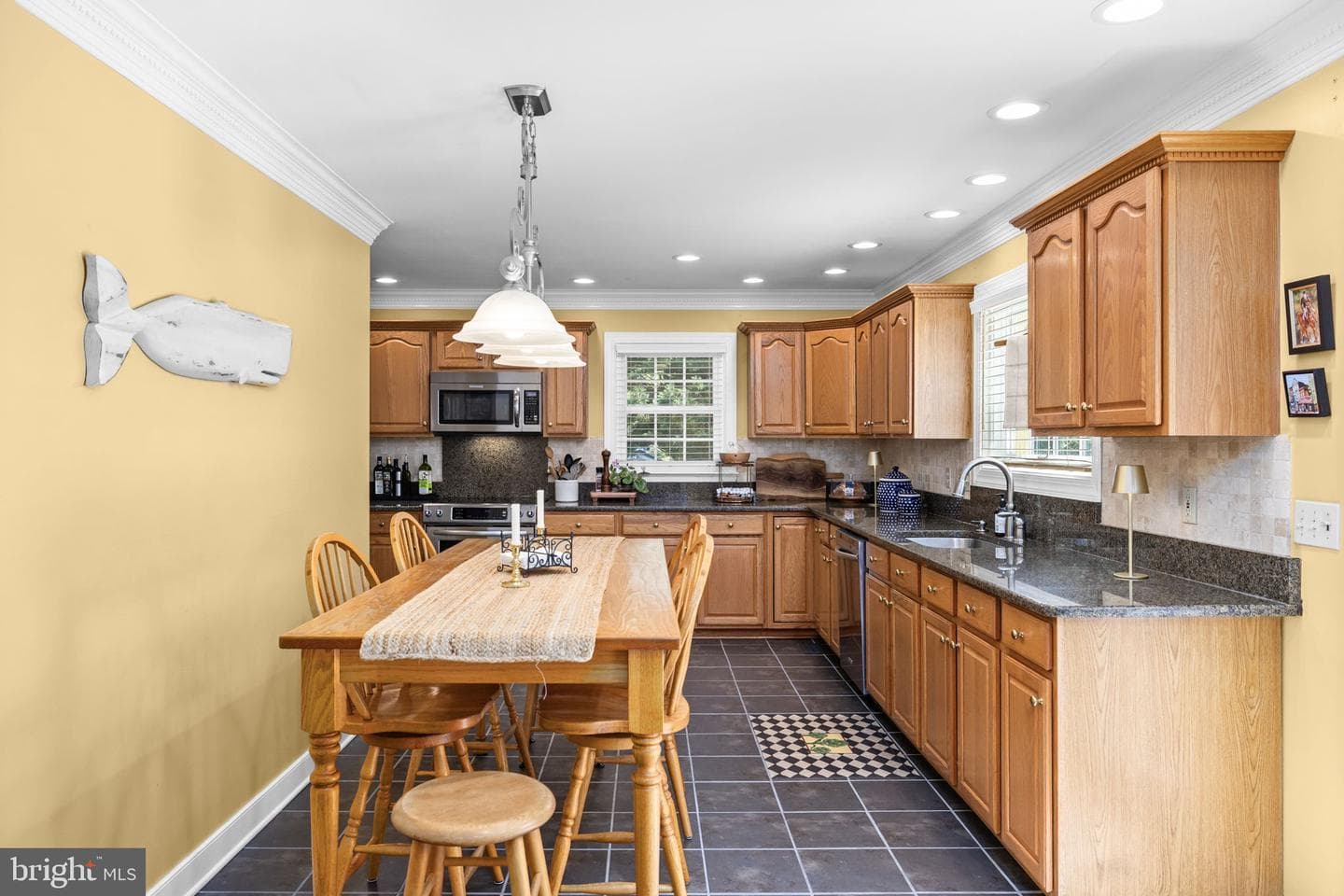 10 N Pointe Drive photo 12