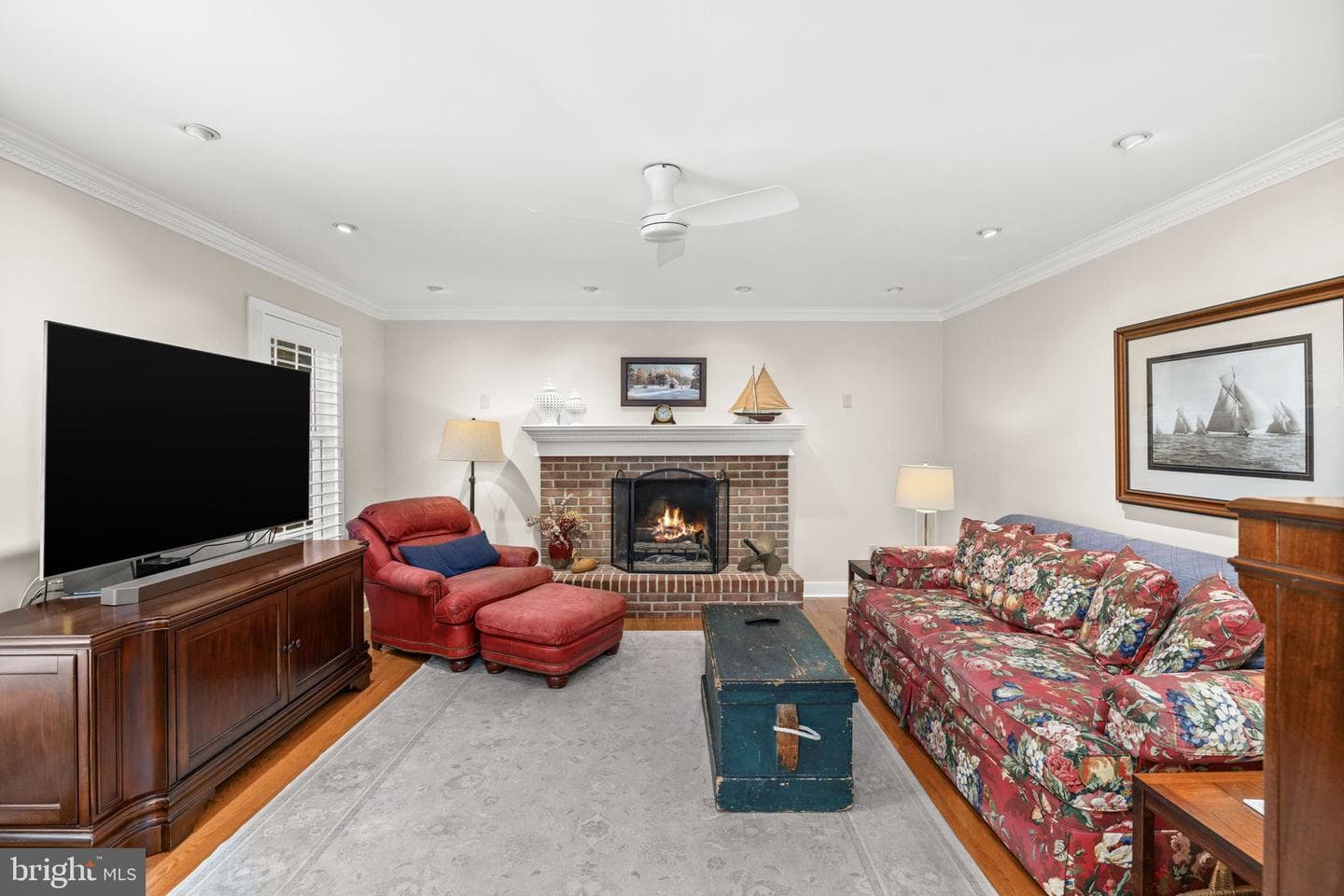10 N Pointe Drive photo 17