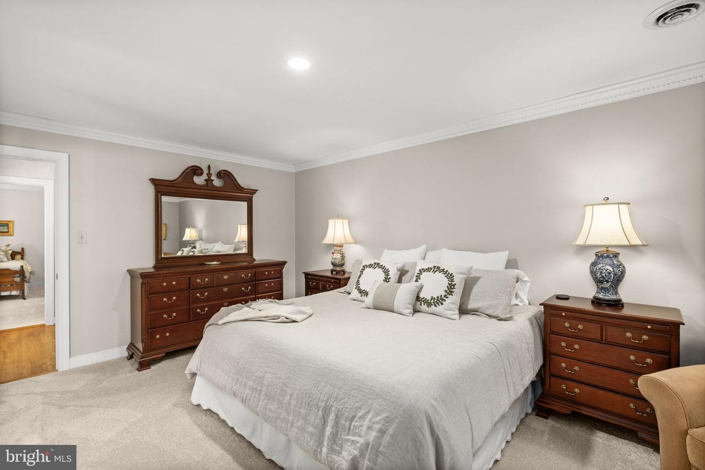 10 N Pointe Drive photo 22