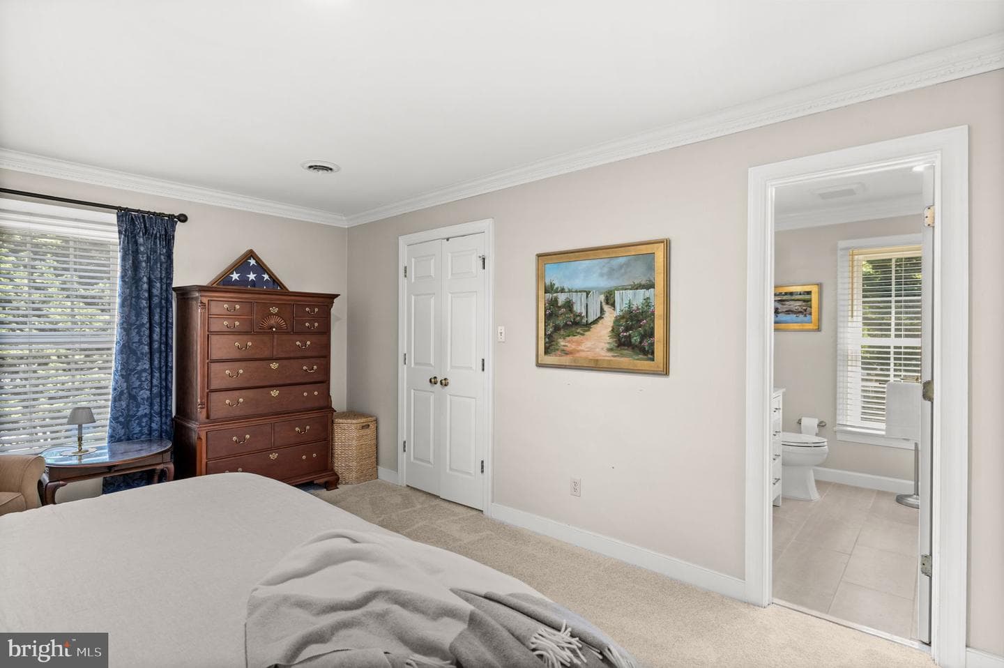 10 N Pointe Drive photo 23