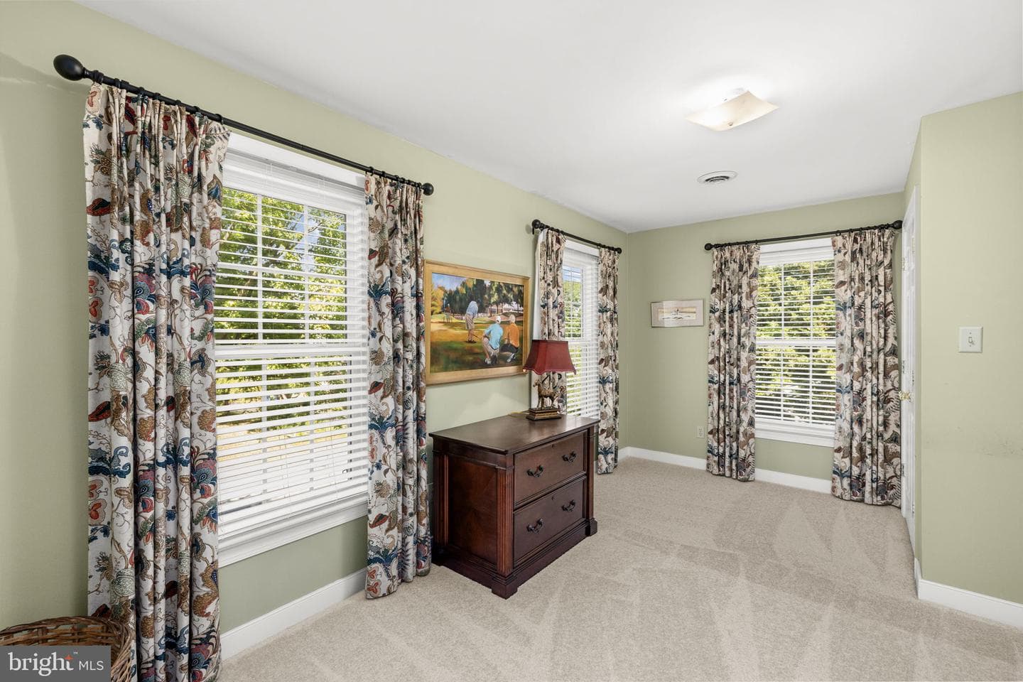 10 N Pointe Drive photo 26