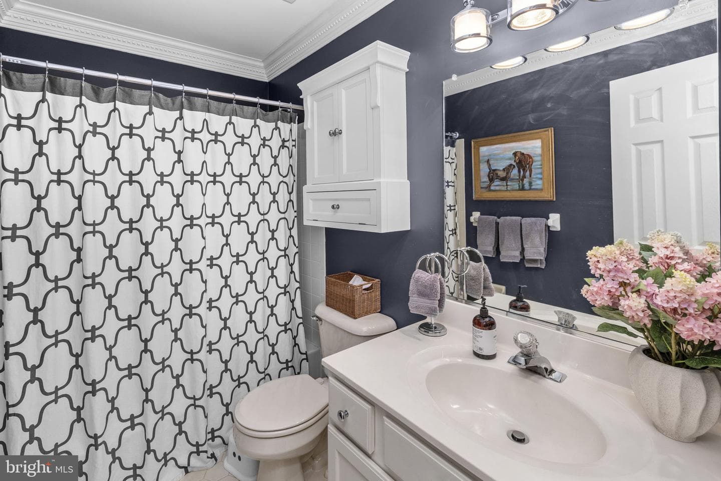 10 N Pointe Drive photo 32