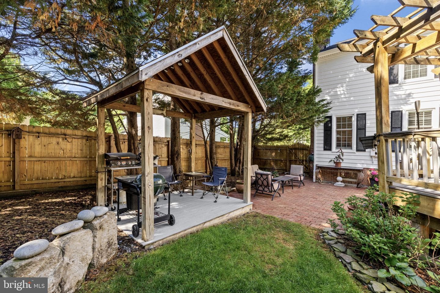 10 N Pointe Drive photo 45
