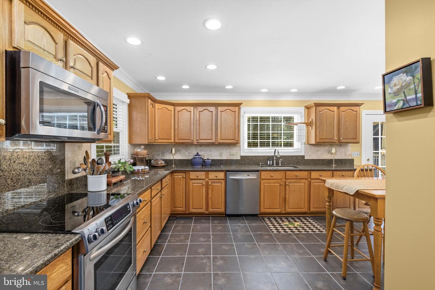 10 N Pointe Drive photo 6