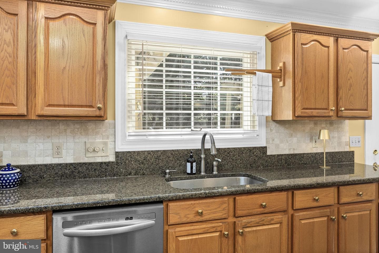 10 N Pointe Drive photo 9