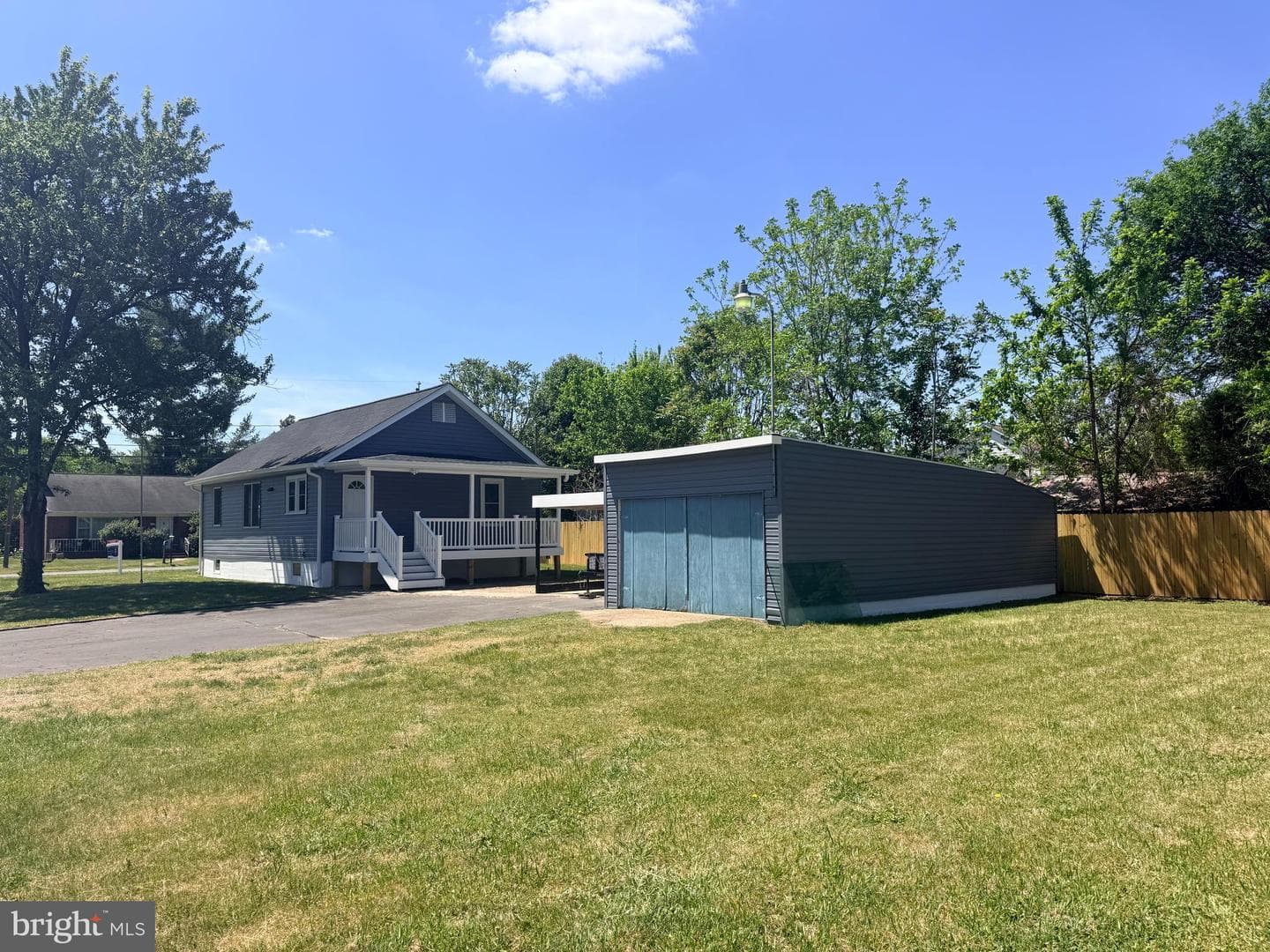 109 E Chatham Street photo 6