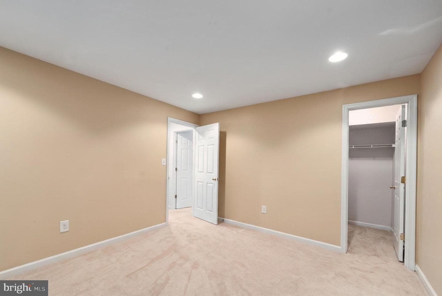 117 Holmes Street photo 21