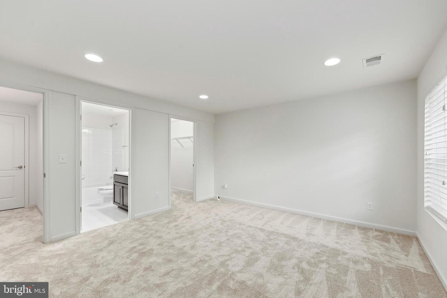 18 Farmview Drive photo 36