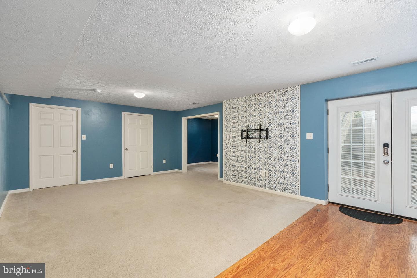 76 Landmark Drive photo 42