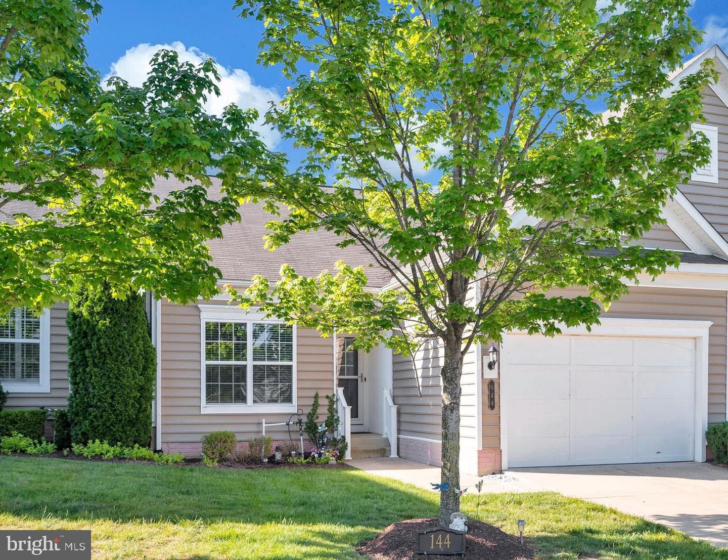 144 Castle Hill Drive photo 3