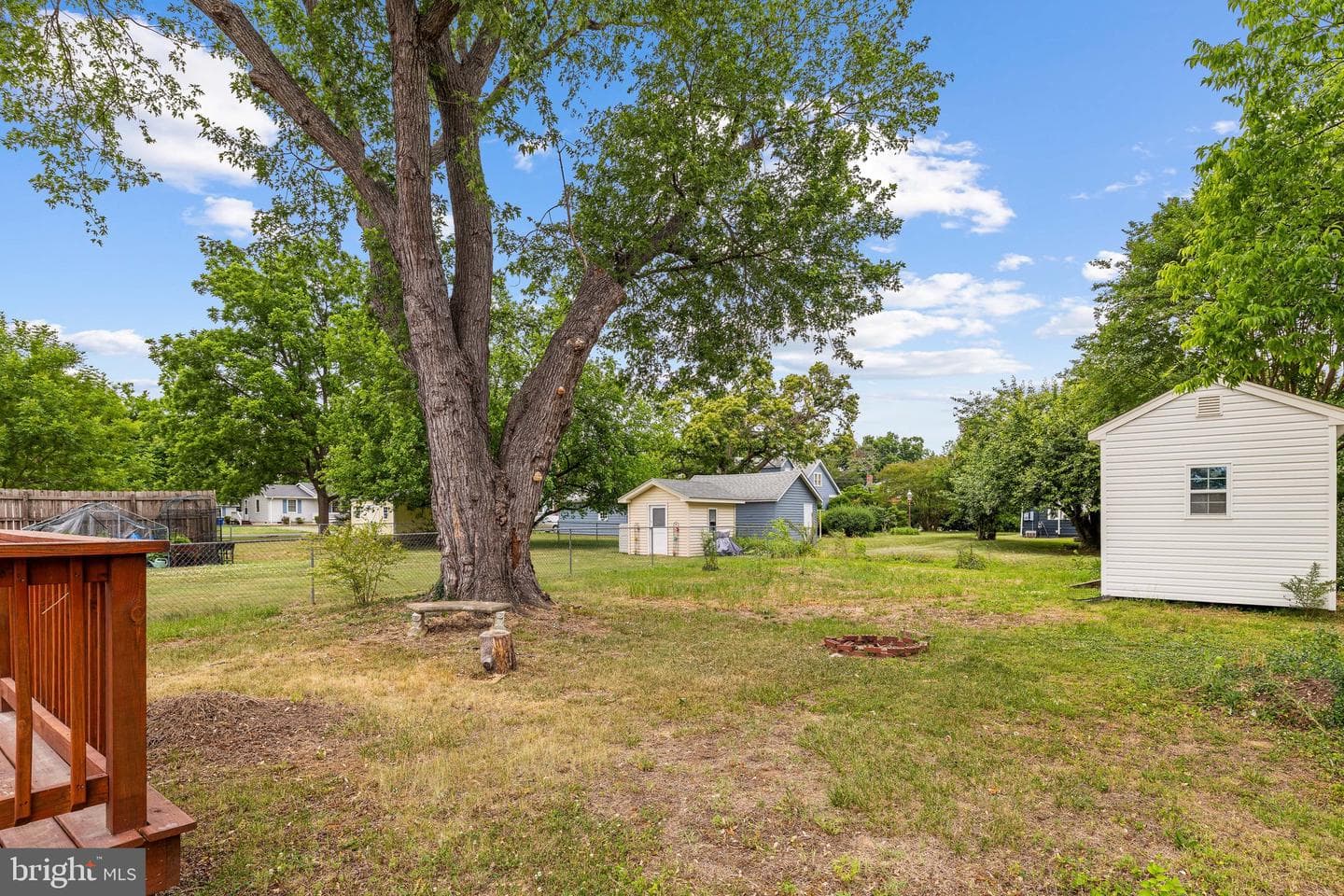 205 E Chatham Street photo 36