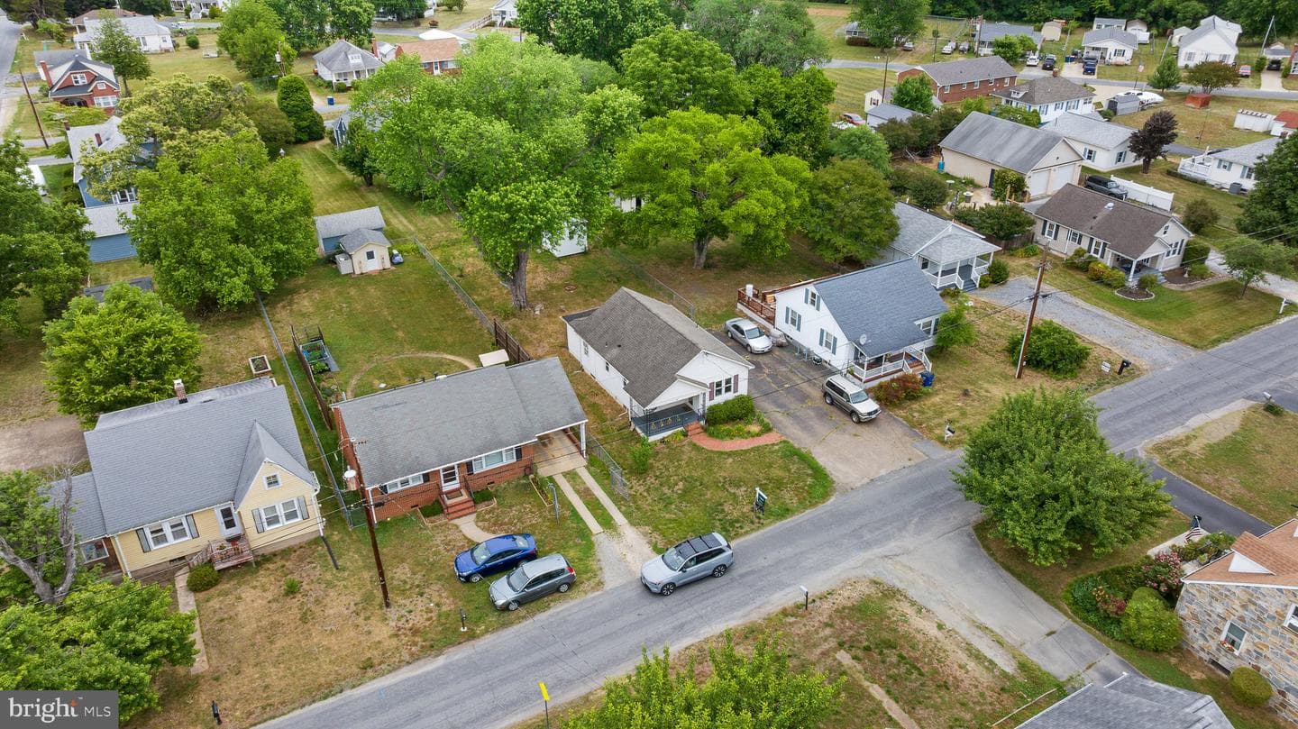 205 E Chatham Street photo 41