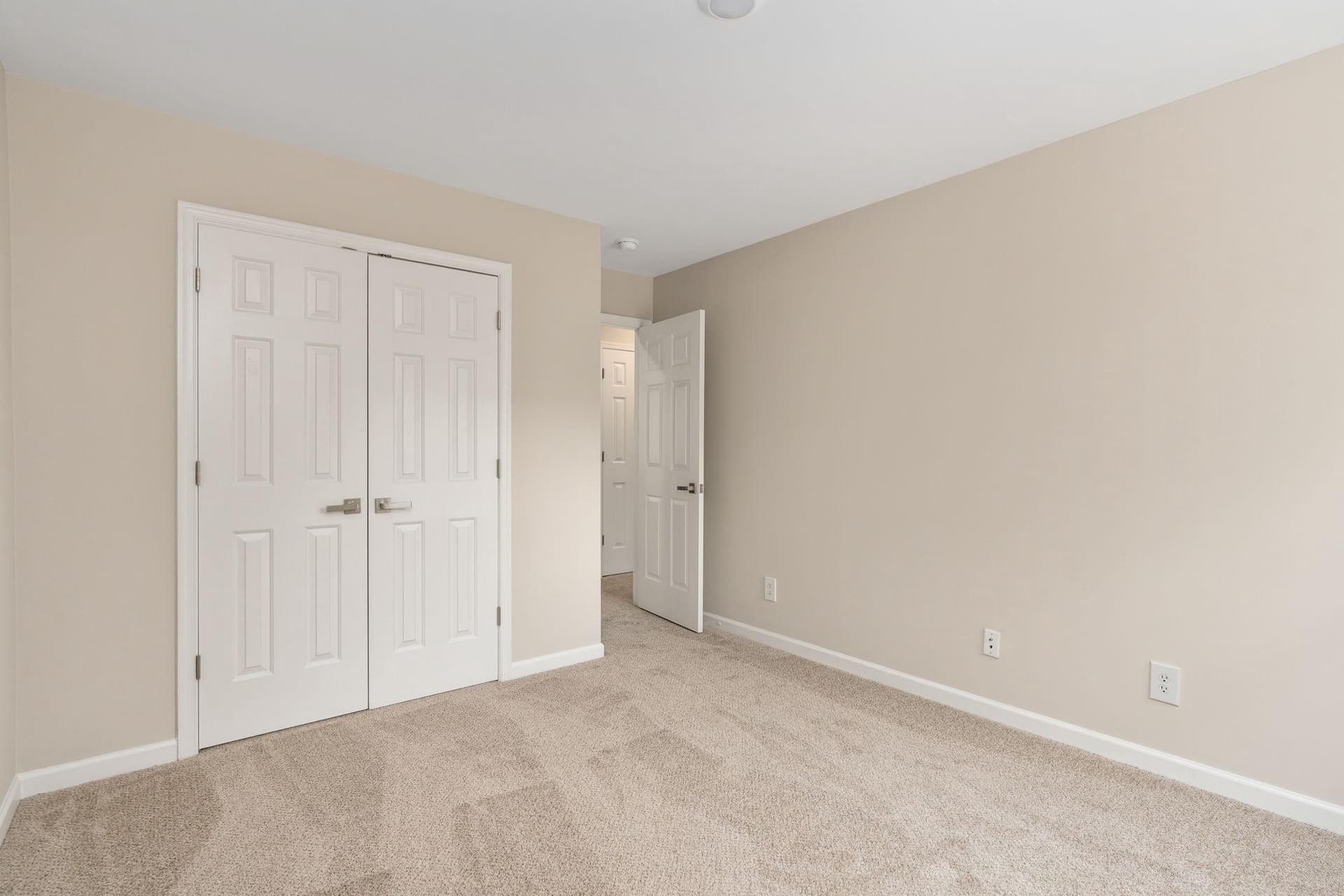 60 Saint Roberts Dr photo 25