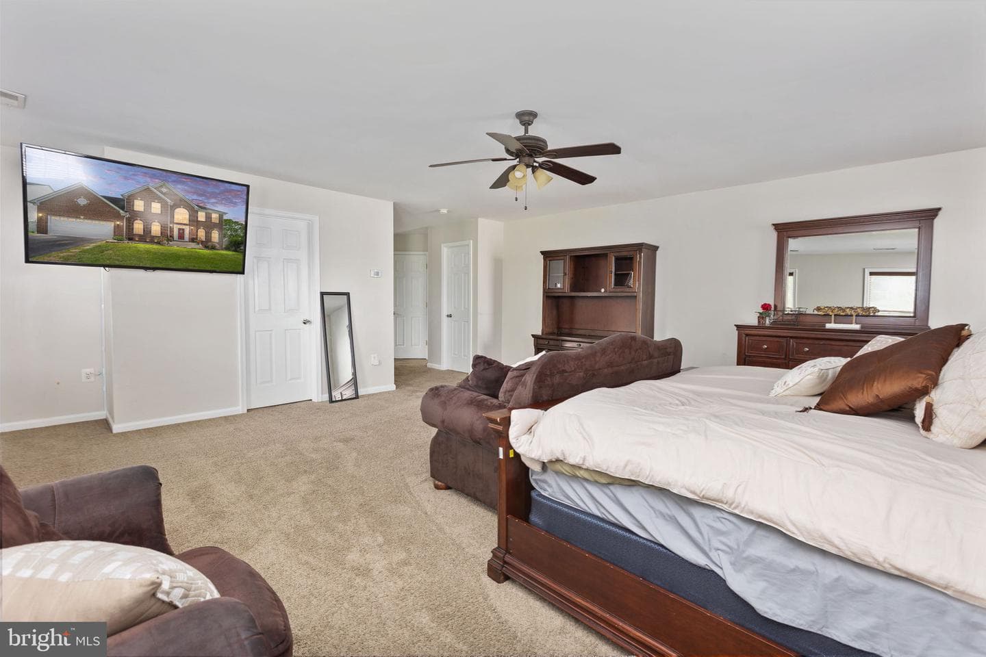8 Saint Richards Court photo 44