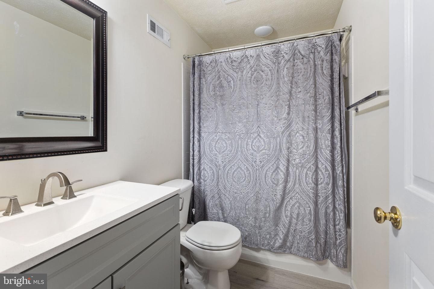 8 Saint Richards Court photo 65