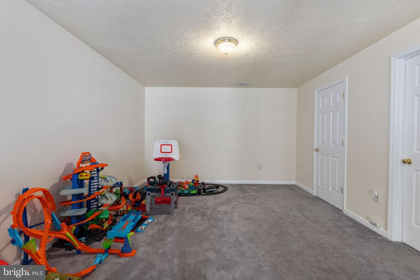 8 Saint Richards Court photo 82