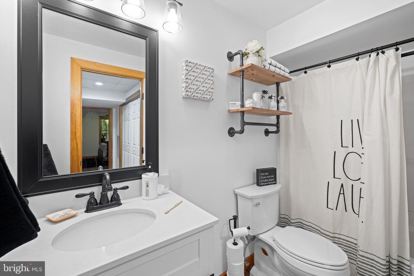 81 Lady Jane Lane photo 42