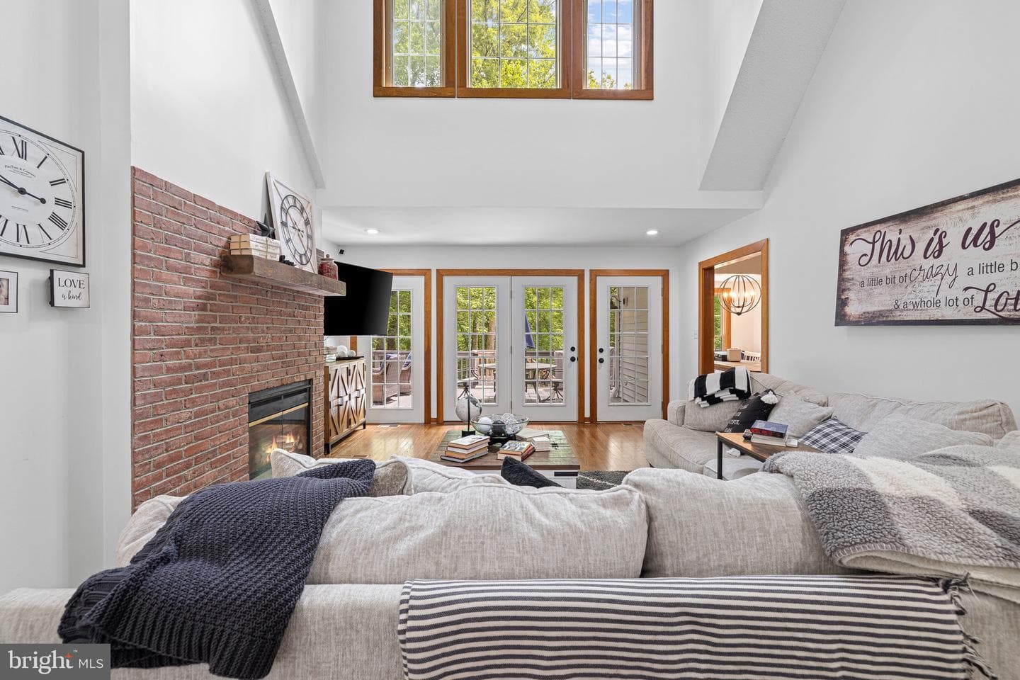 81 Lady Jane Lane photo 7
