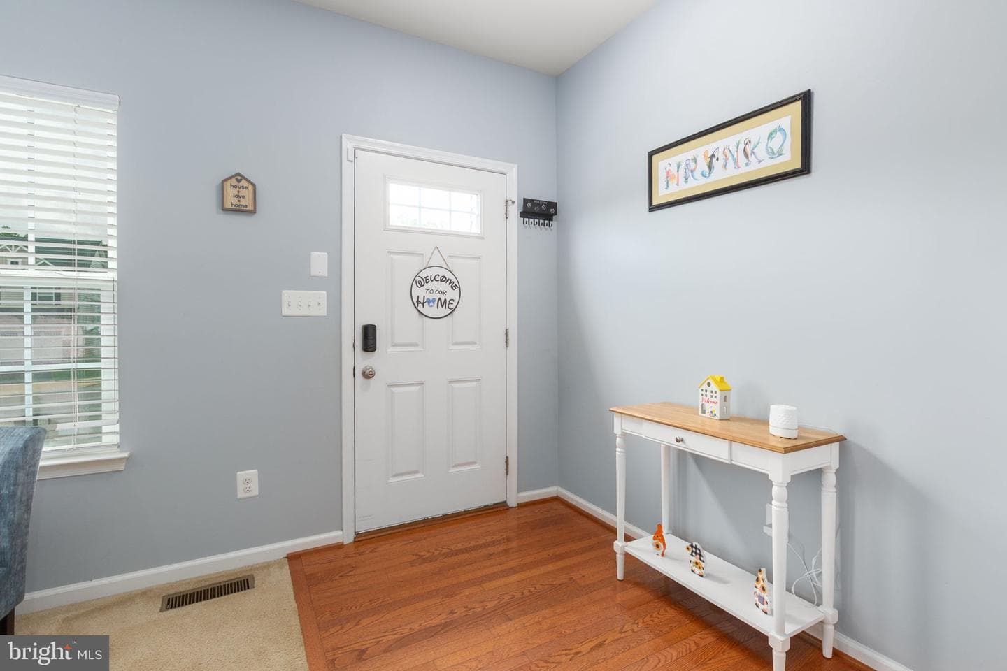 47 Queensland Dr photo 4