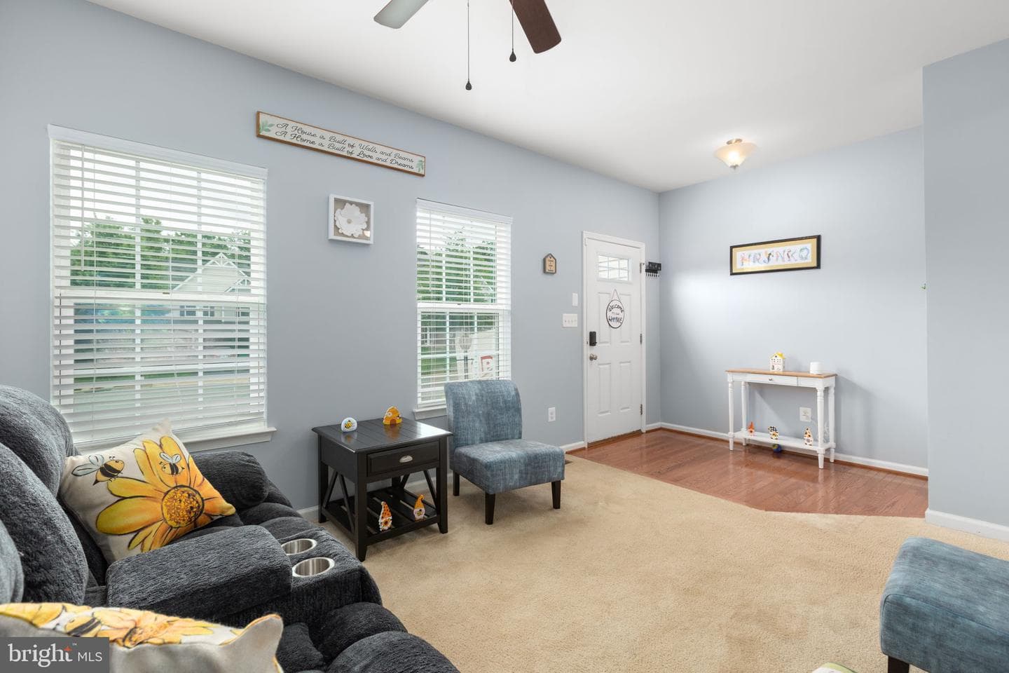 47 Queensland Dr photo 6