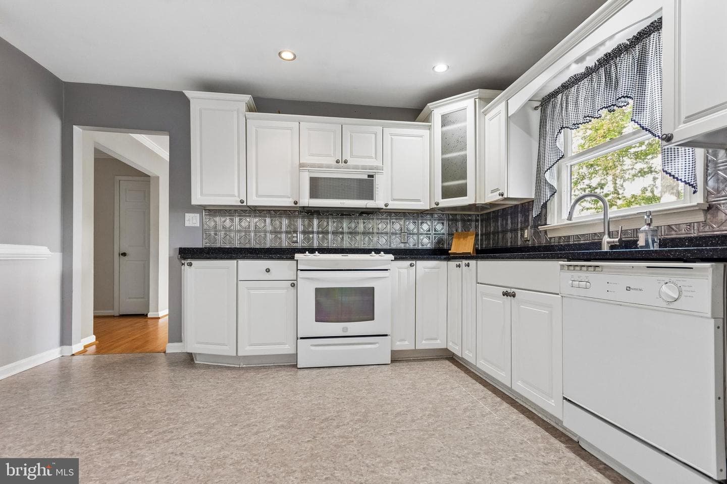 5 Greenridge Drive photo 17