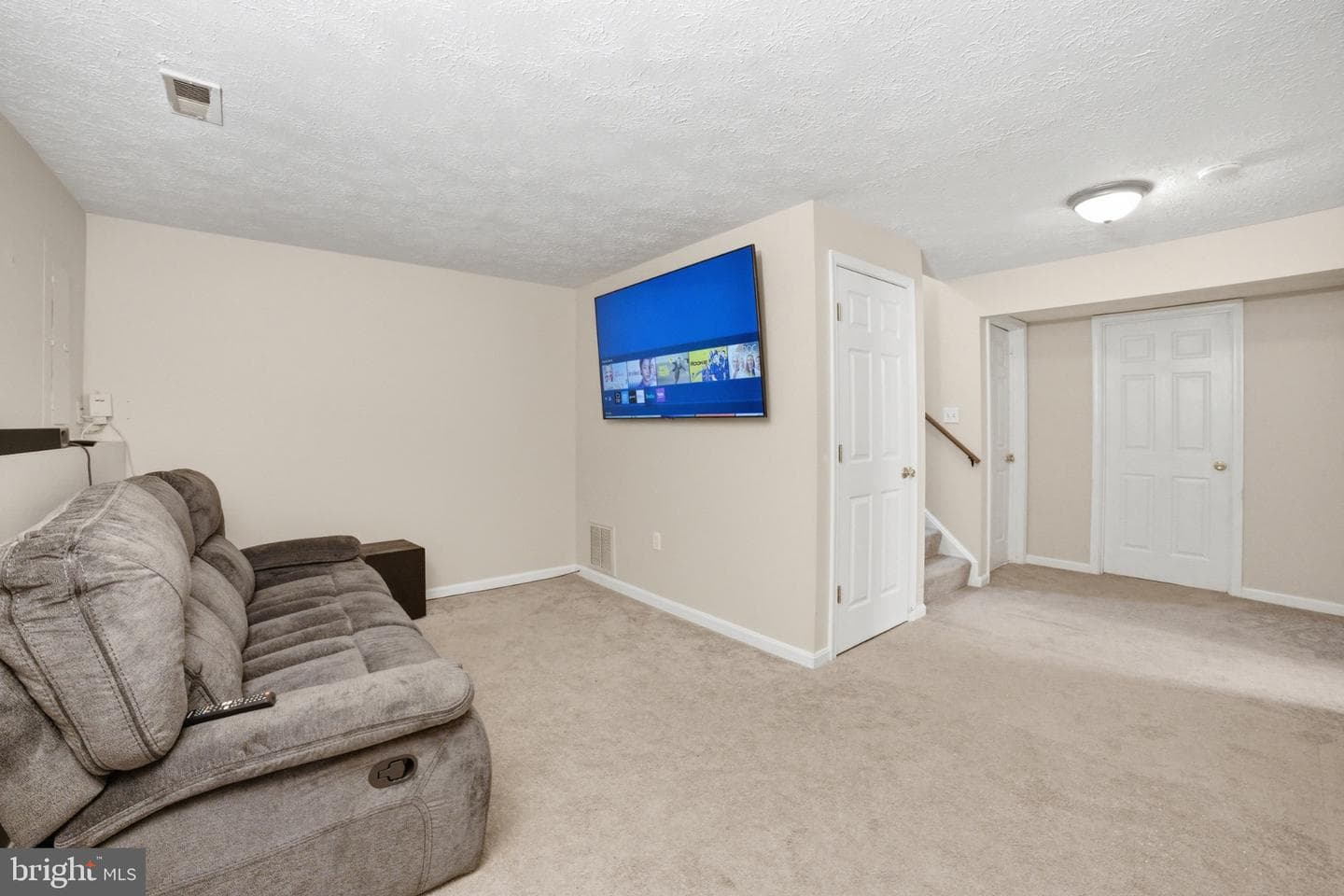 1111 Kings Crest Drive photo 20