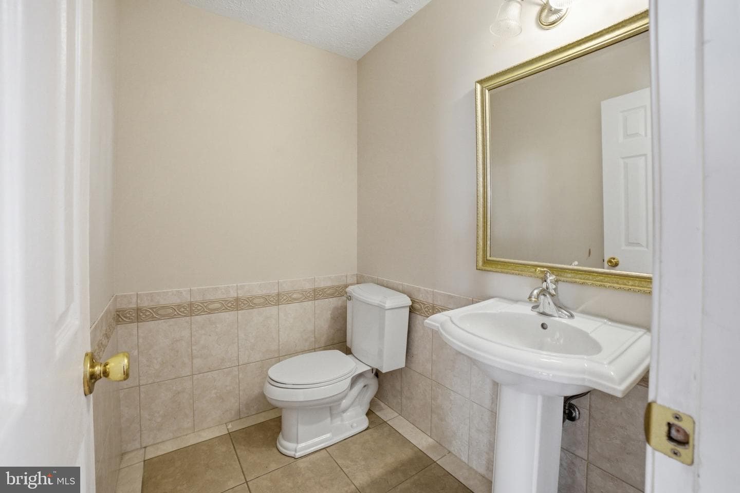 1111 Kings Crest Drive photo 8