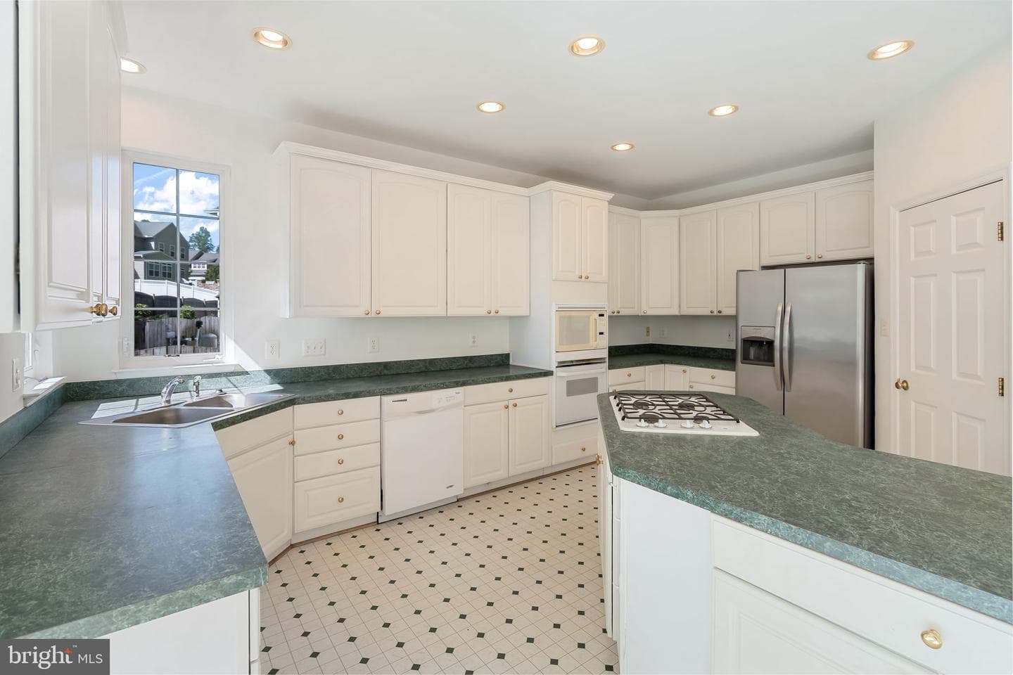 47 Montgomery Drive photo 20