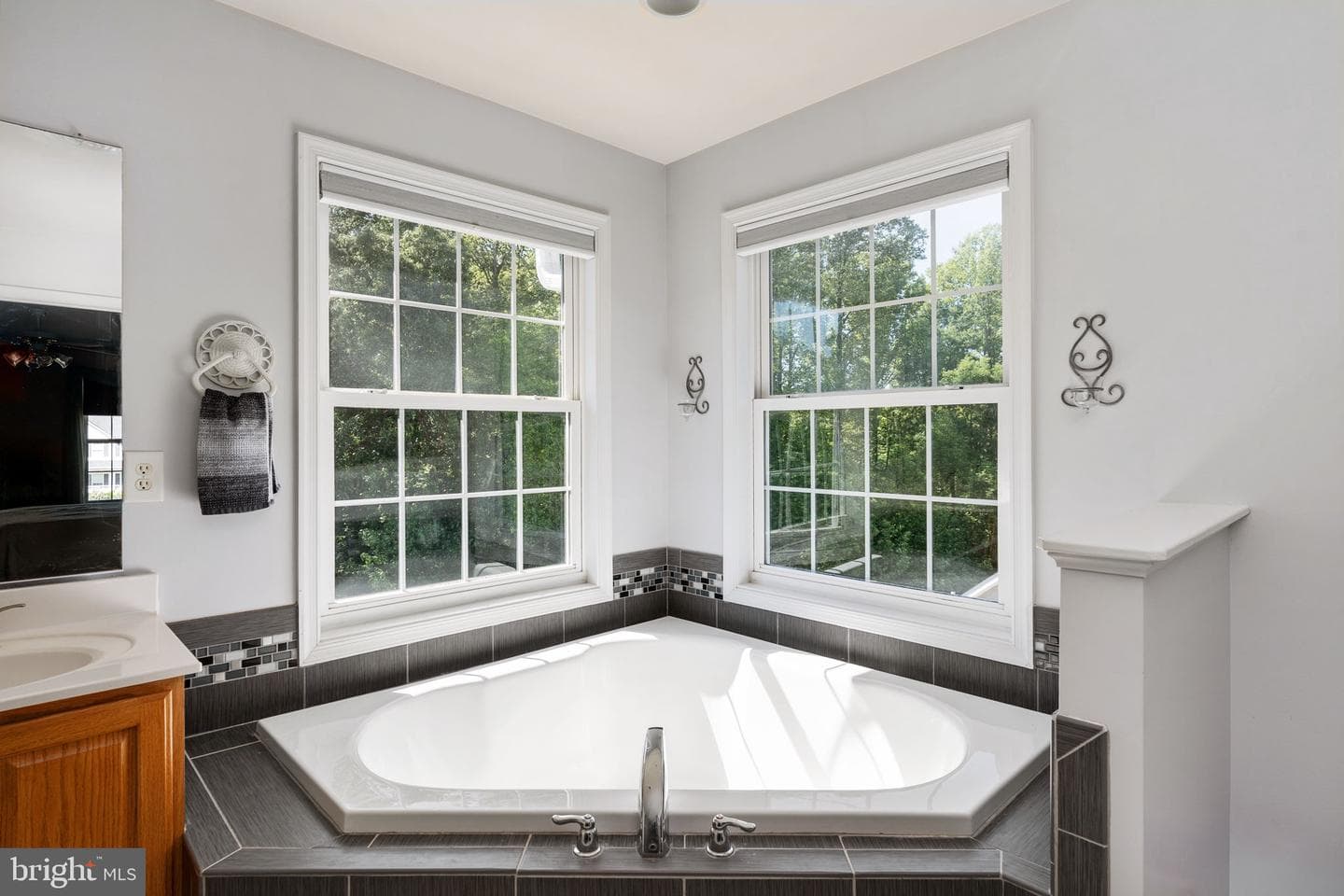 142 Greenway Street photo 64