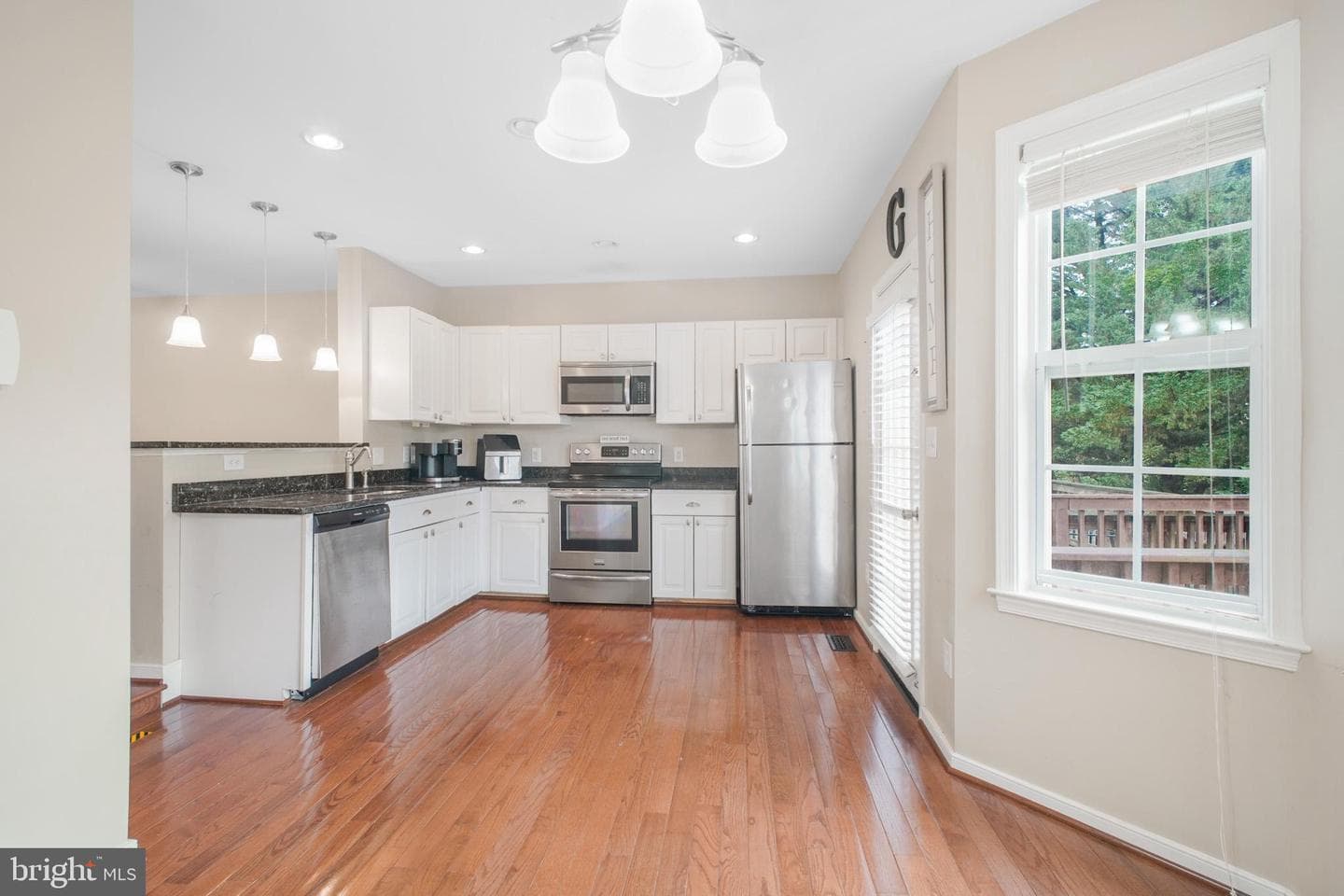 405 Donelson Loop photo 4
