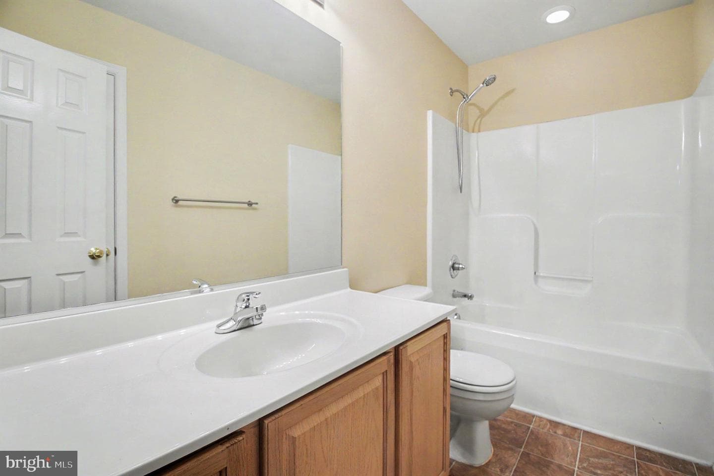 89 Tavern Road photo 12