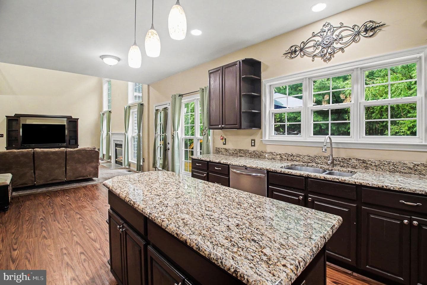 89 Tavern Road photo 16