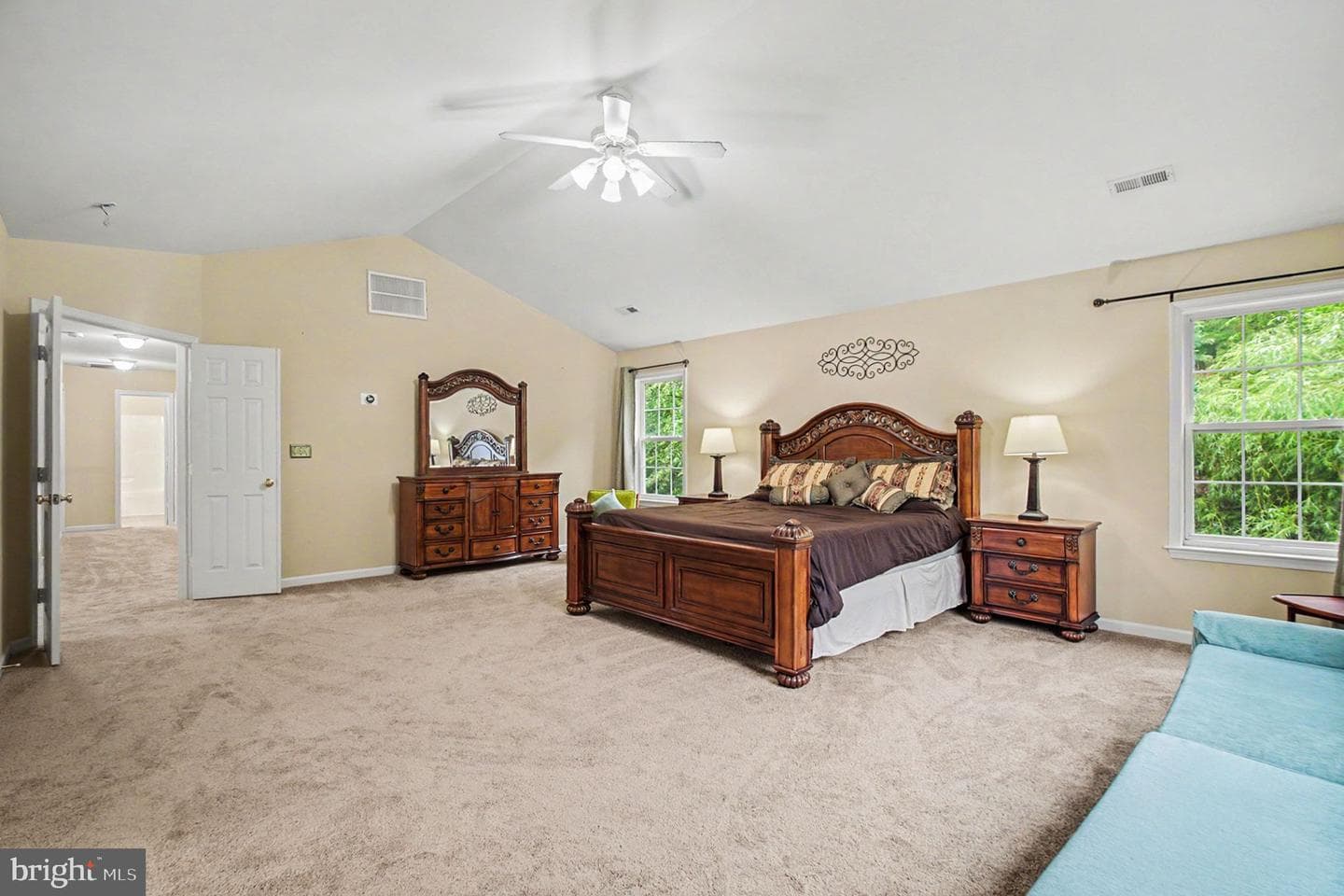 89 Tavern Road photo 20
