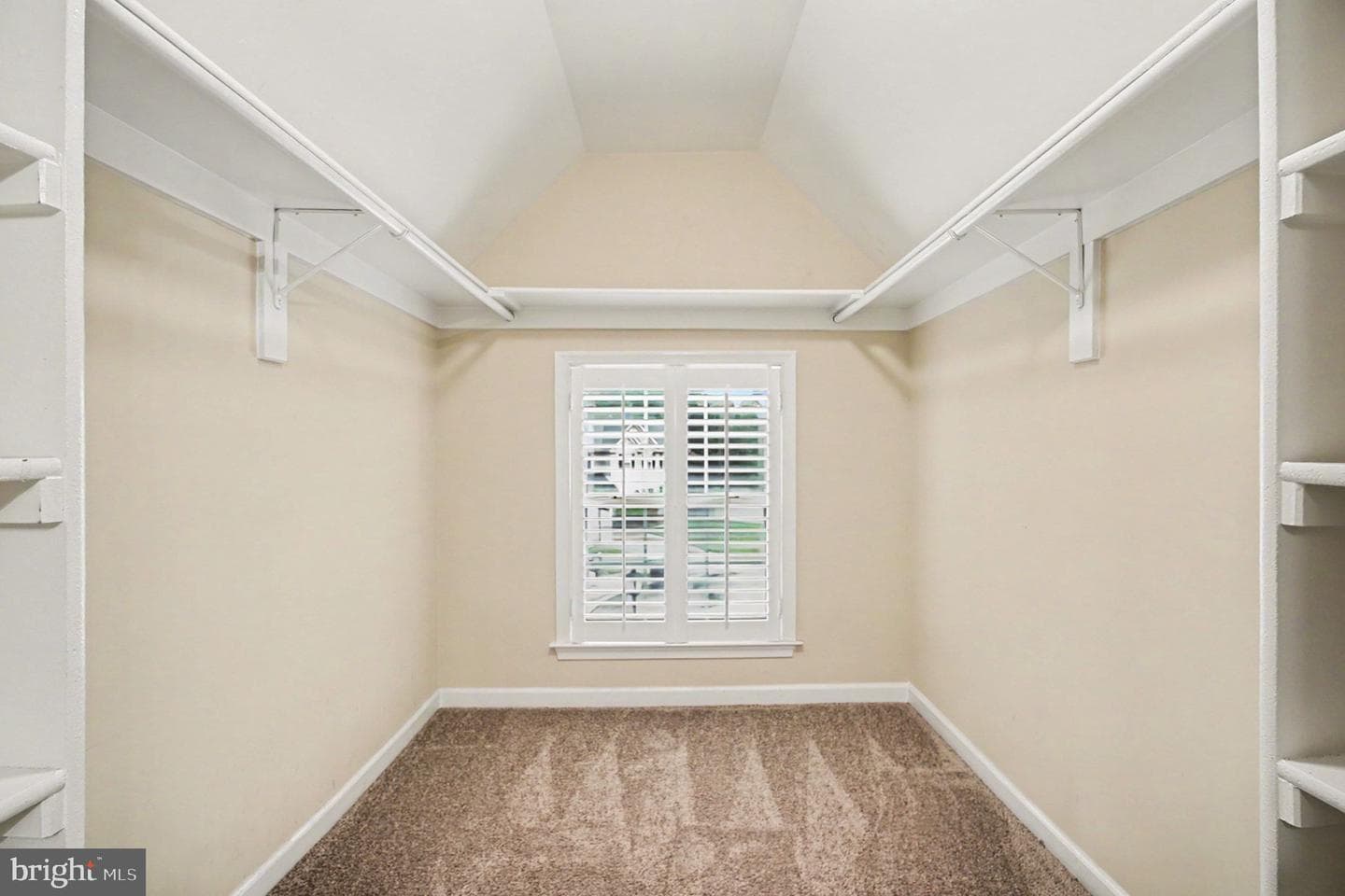 89 Tavern Road photo 22