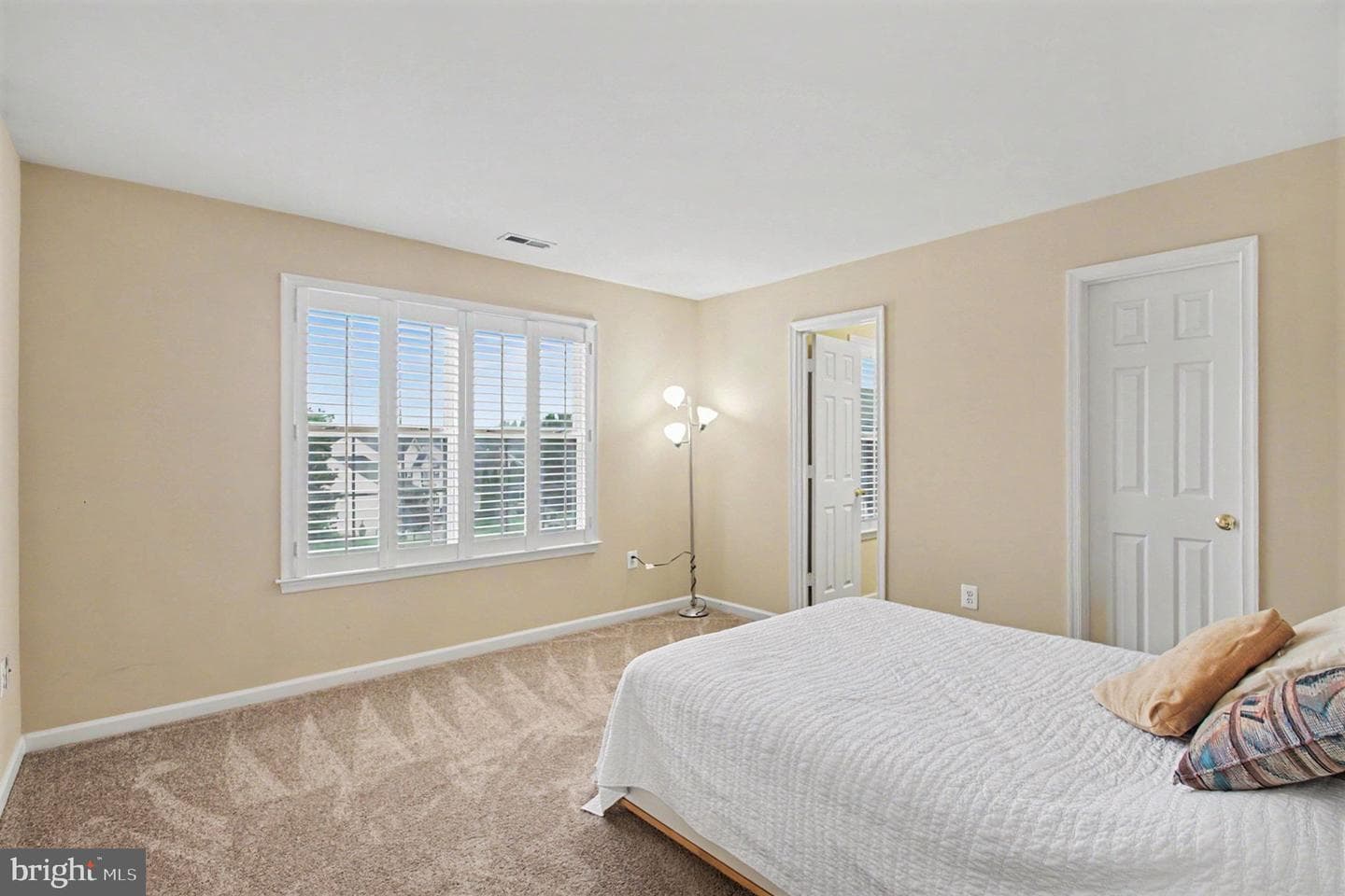 89 Tavern Road photo 25