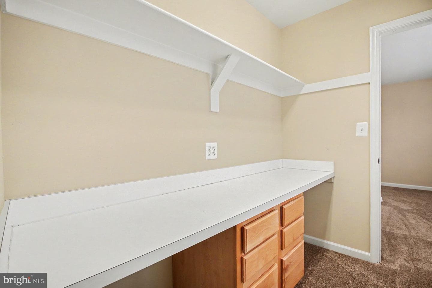 89 Tavern Road photo 28