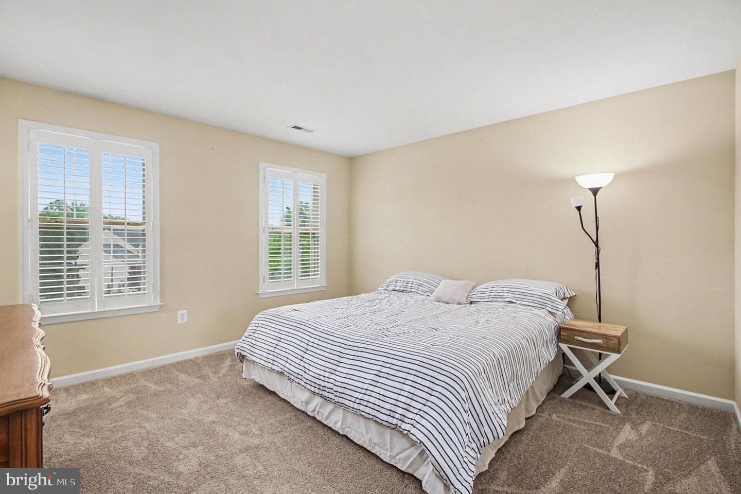 89 Tavern Road photo 31