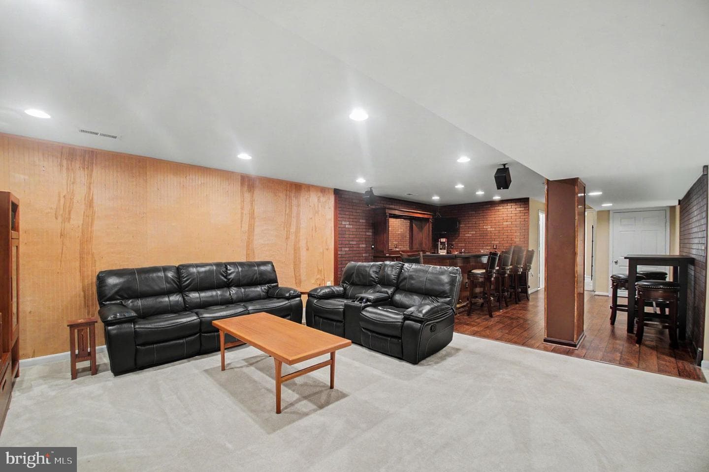 89 Tavern Road photo 39