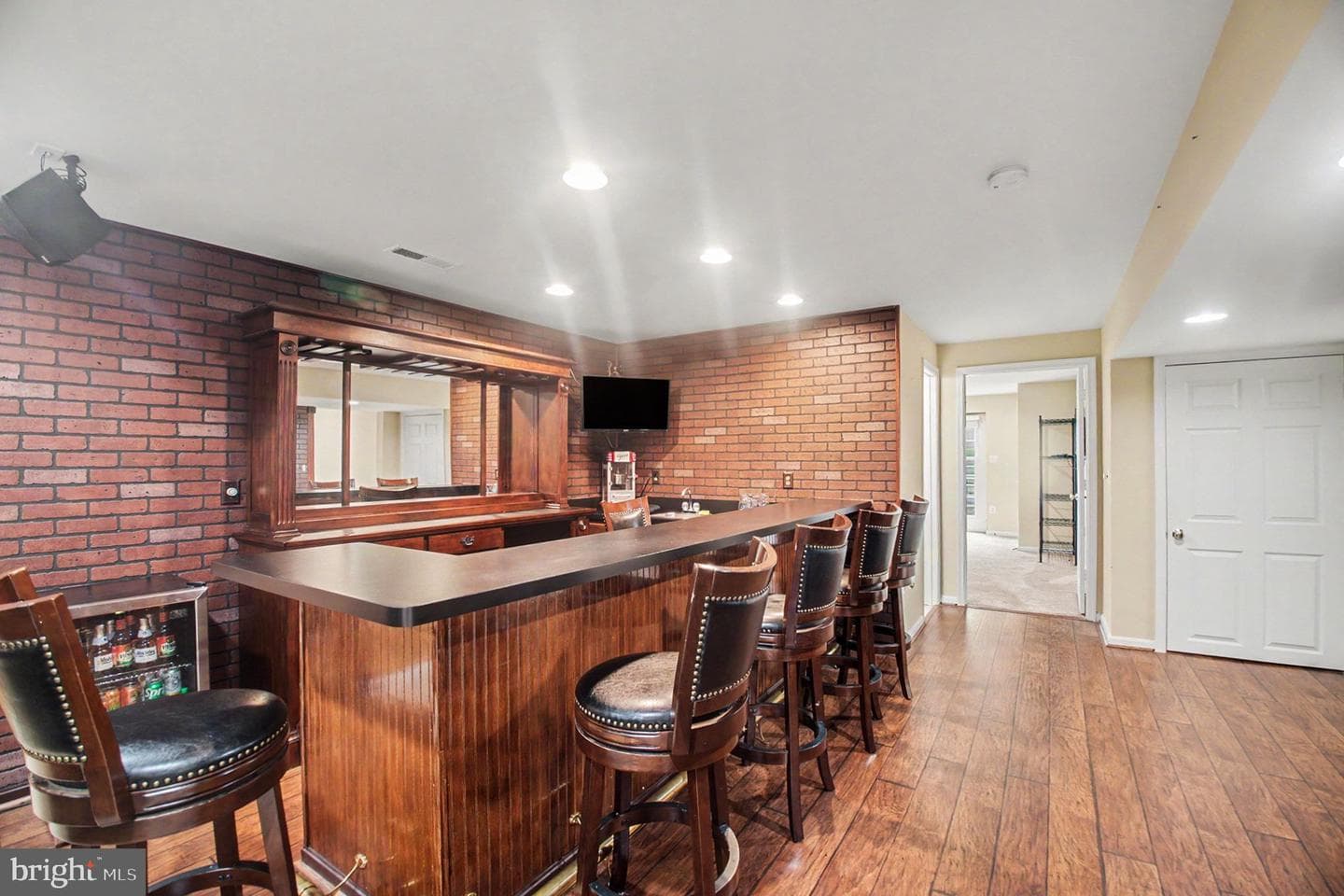89 Tavern Road photo 40
