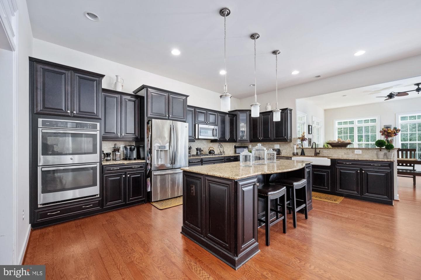 425 Wakerobin Drive photo 35