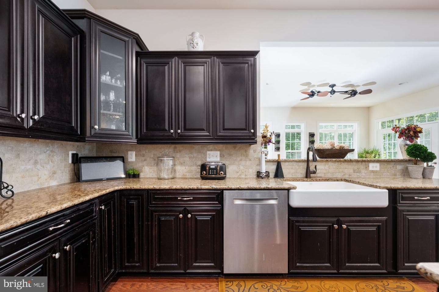 425 Wakerobin Drive photo 38