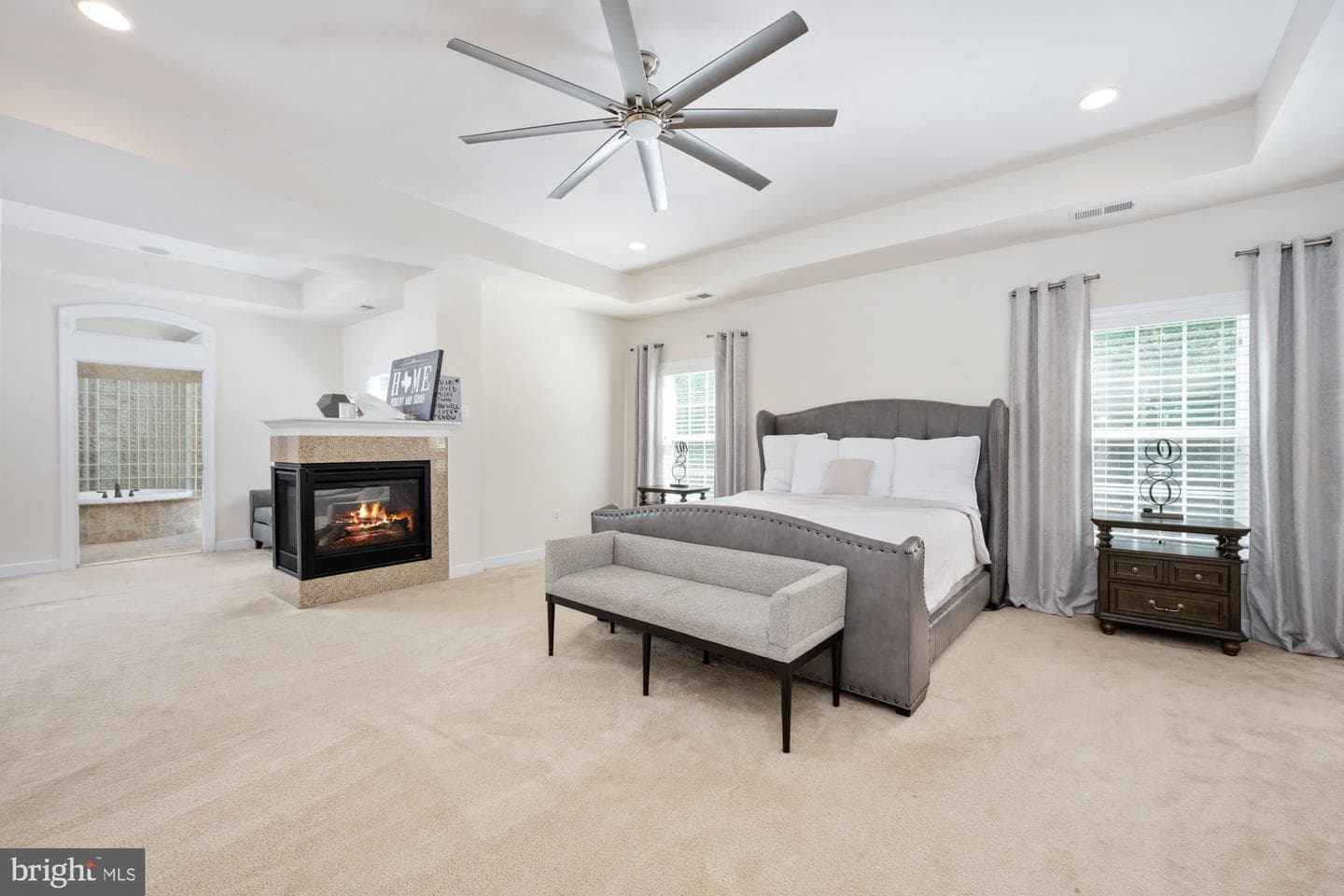 425 Wakerobin Drive photo 54