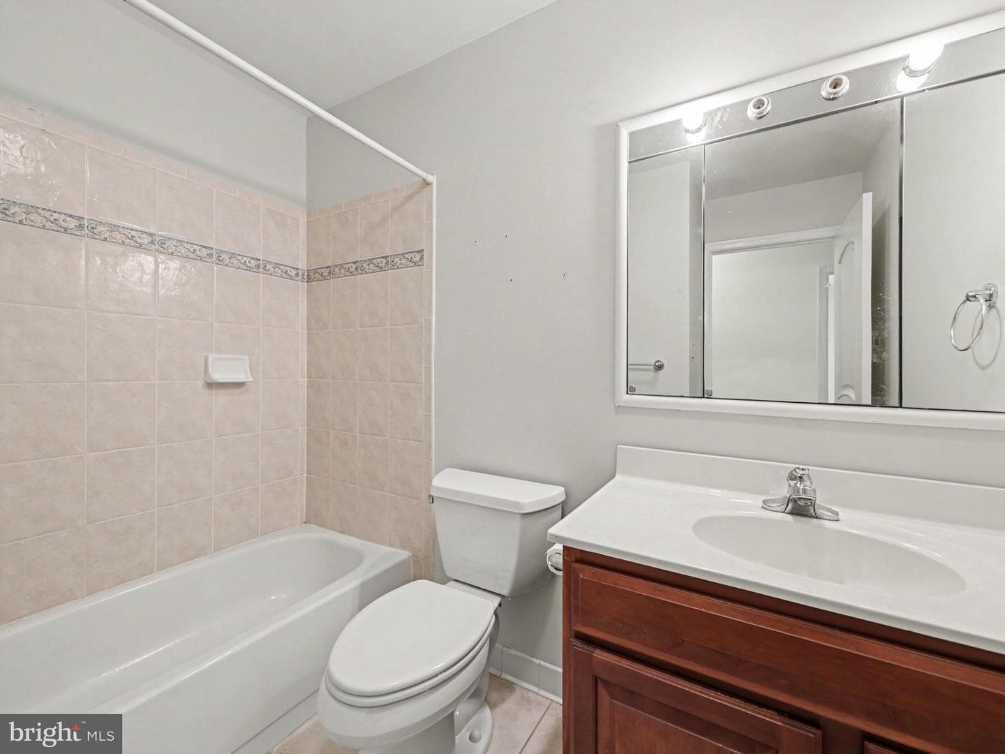 58 Green Leaf Terrace photo 11