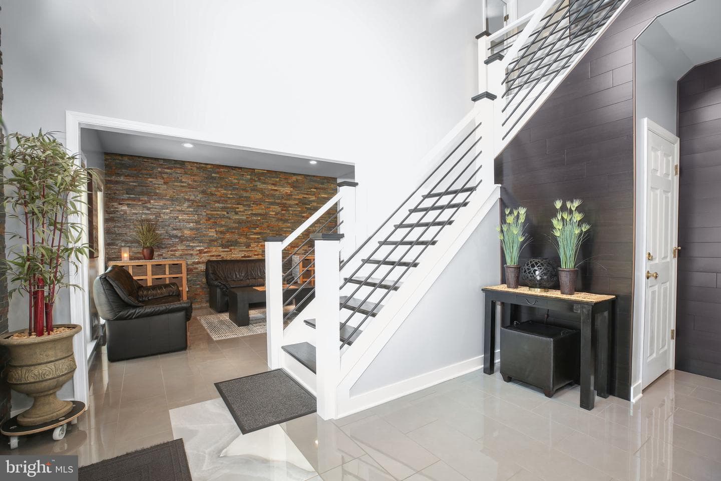 8 Country Manor Drive photo 3