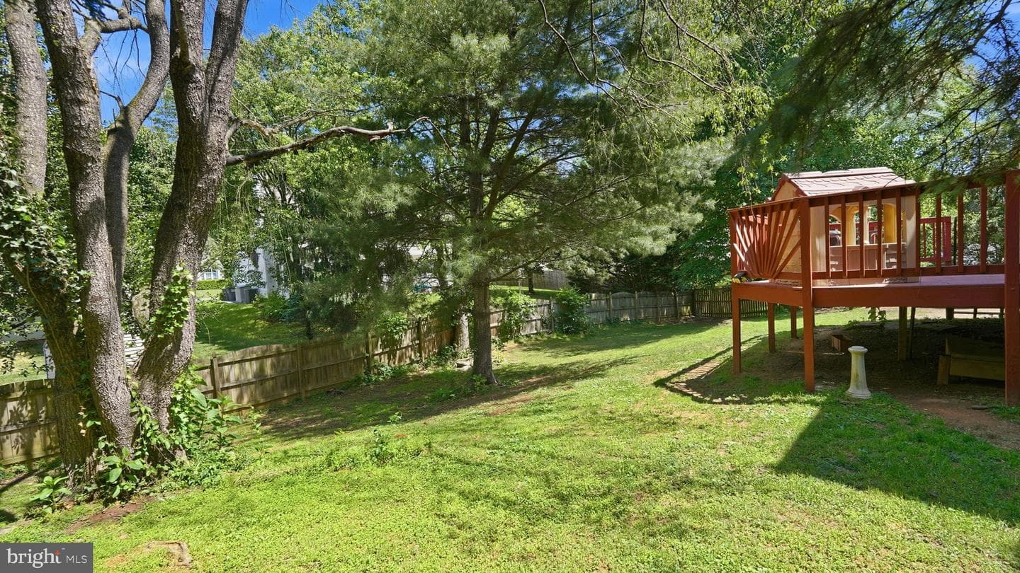 12 Wendover Court photo 32