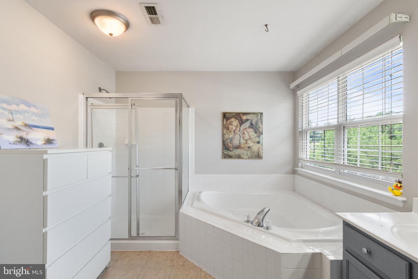 6 Newbury Drive photo 13