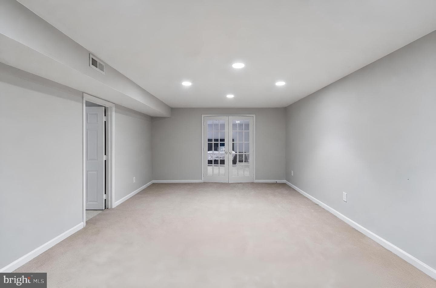 6 Newbury Drive photo 20